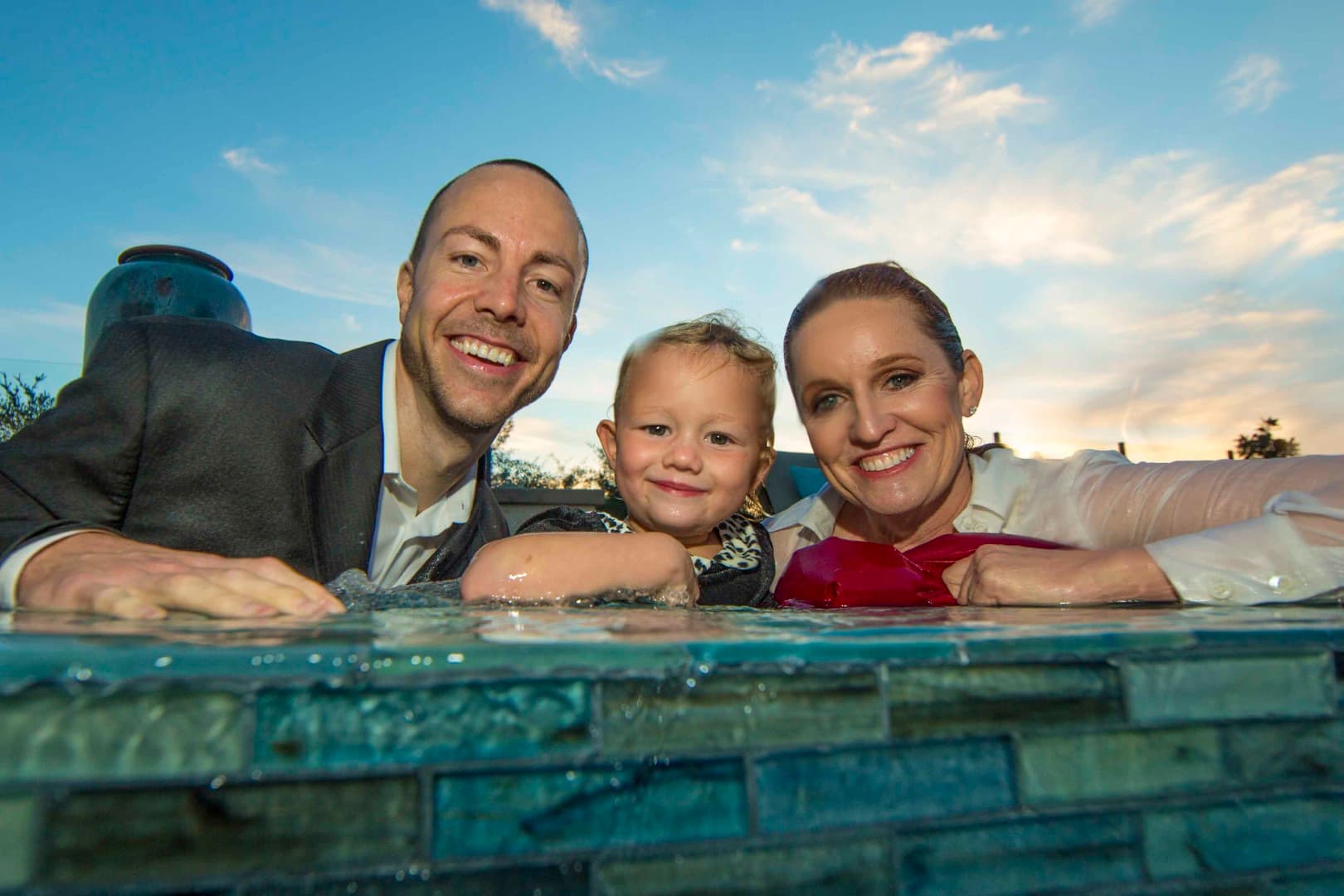 Adventurous Pool Family Portraits