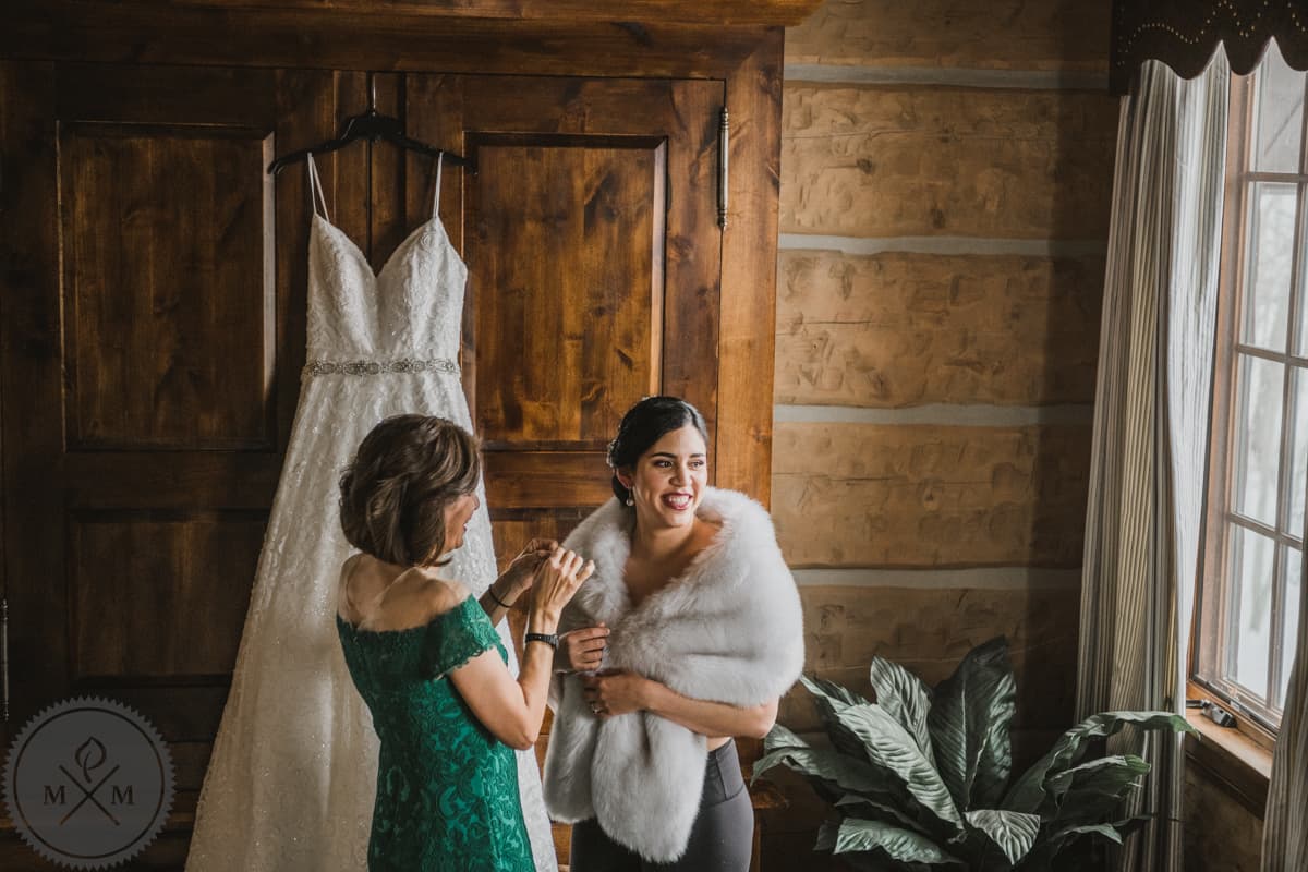 Telluride wedding photography at golden hour with couple and mountain backdrop